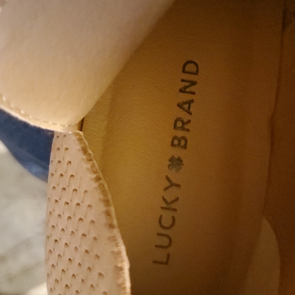 NWT Lucky Brand Brintly Beige Suede Bootie NWT Sz 12 - Picture 3 of 4